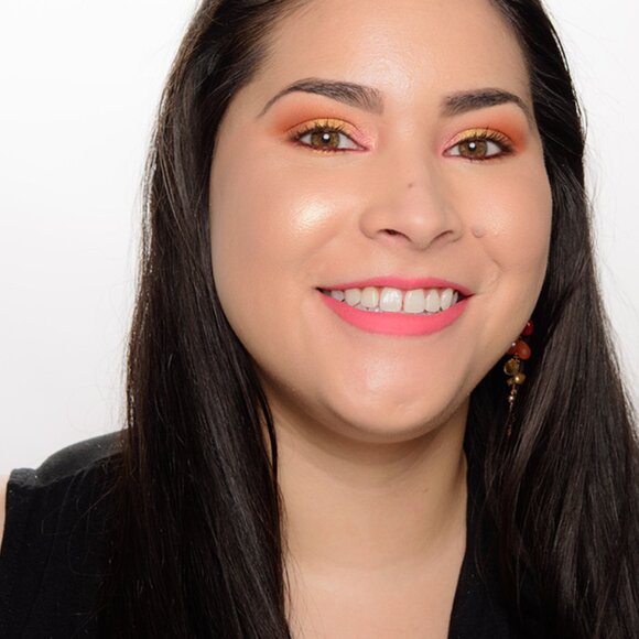 2/$15 Wet n Wild Megaglo Highlighting Powder in Golden Flower Crown - Picture 9 of 10